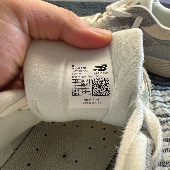 New balance 2002r SIZE 11.5 - Picture 5 of 6